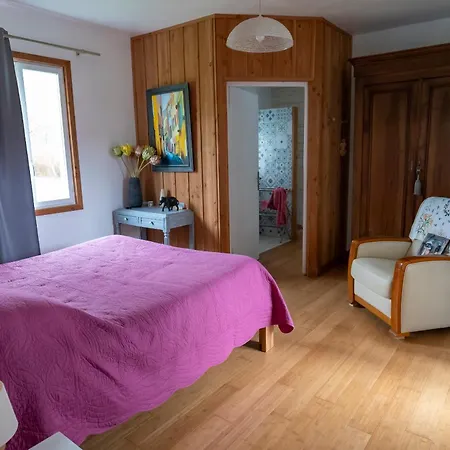 Les Cardaires Bed & Breakfast