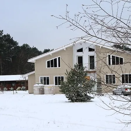 Les Cardaires Bed & Breakfast 3*