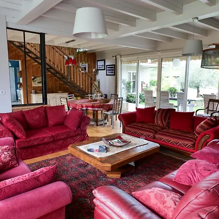 Les Cardaires Bed & Breakfast