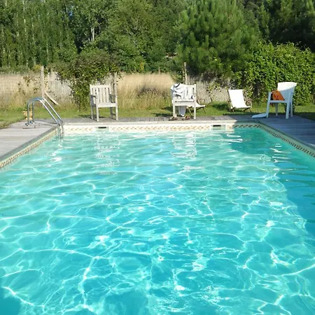 Les Cardaires Bed & Breakfast